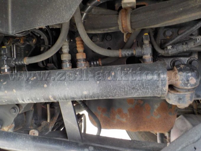 Detailbild ausgeschlagener Lenkungszylinder