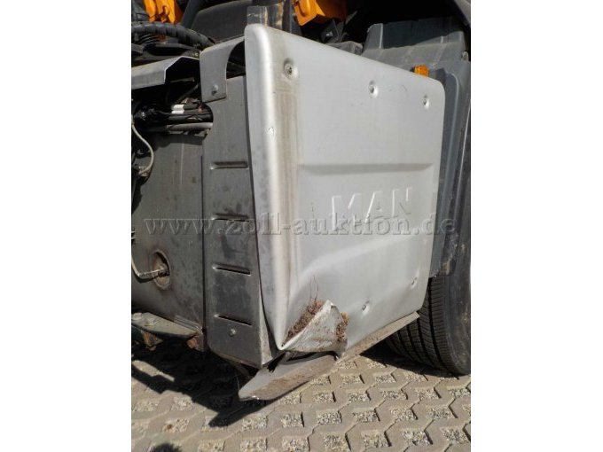 Detailbild Verdellte Abdeckung Abgassystem