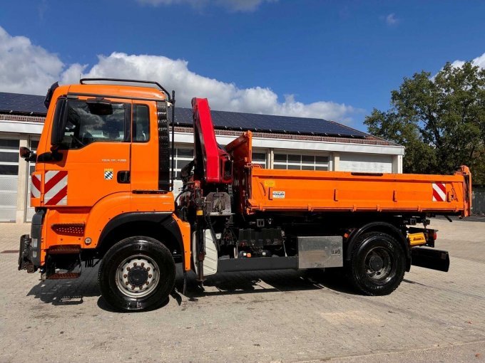 1 LKW MAN TGS, Ladekran HMF, Streuer Küpper-Weisser, Kipper Meiller – foto 3 – kavel bij Zoll-Auktion, Landsberg am Lech