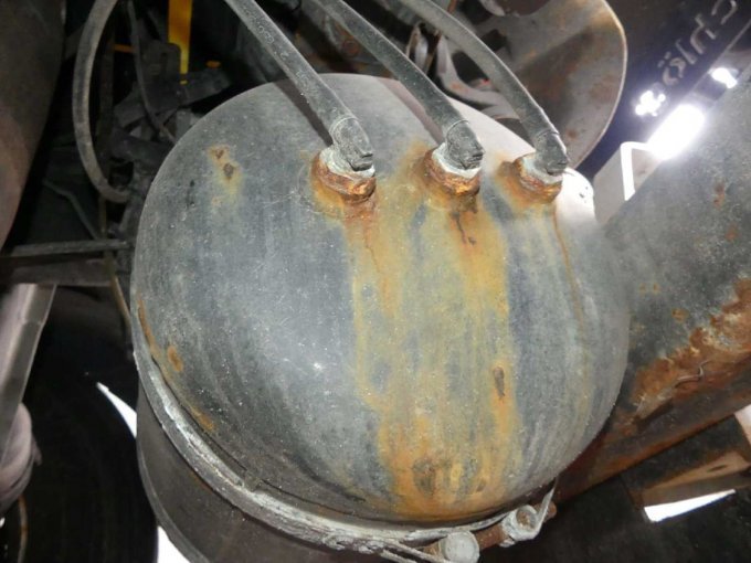 1 vrachtwagen MAN TGS, laadkraan HMF, strooier Küpper, kiepwagen Meiller – Beschadigd – foto 10 – kavel bij Zoll-Auktion, Amberg