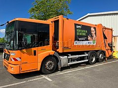 Fahrzeug von links