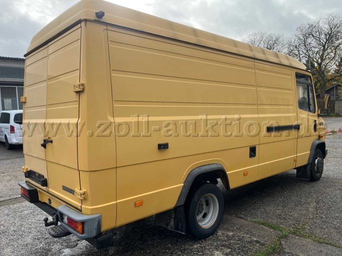 Fahrzeug hinten rechts