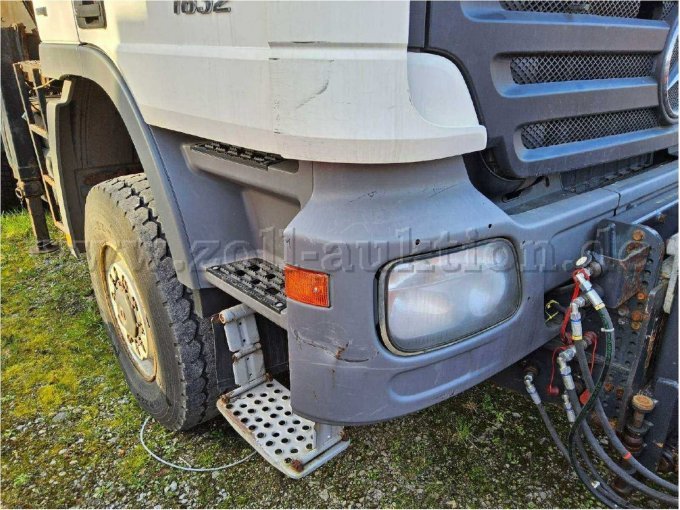 Stoßfänger vorne gerissen