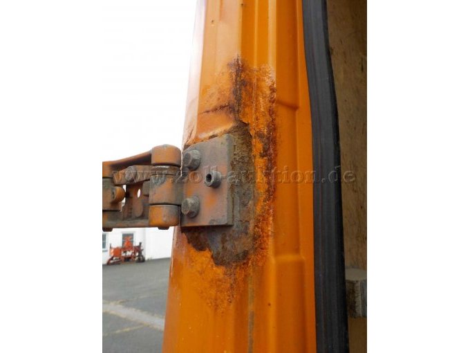 Detailbild Korrosion an Scharnieren