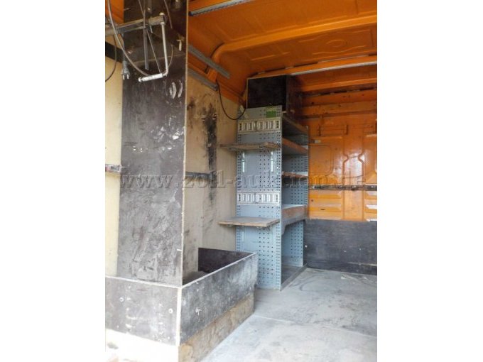 Detailbild Schränke im Laderaum