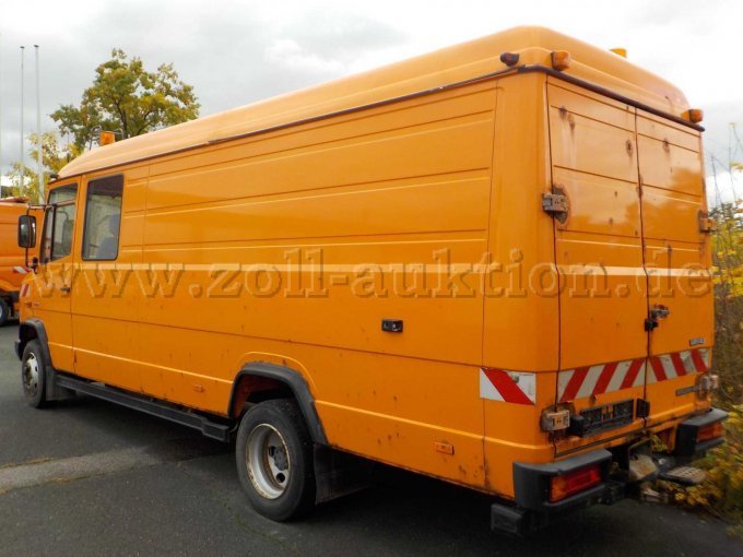 Heck- und Seitenansicht LKW