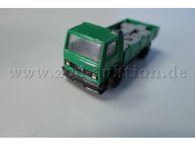 Der Ford LKW von vorne