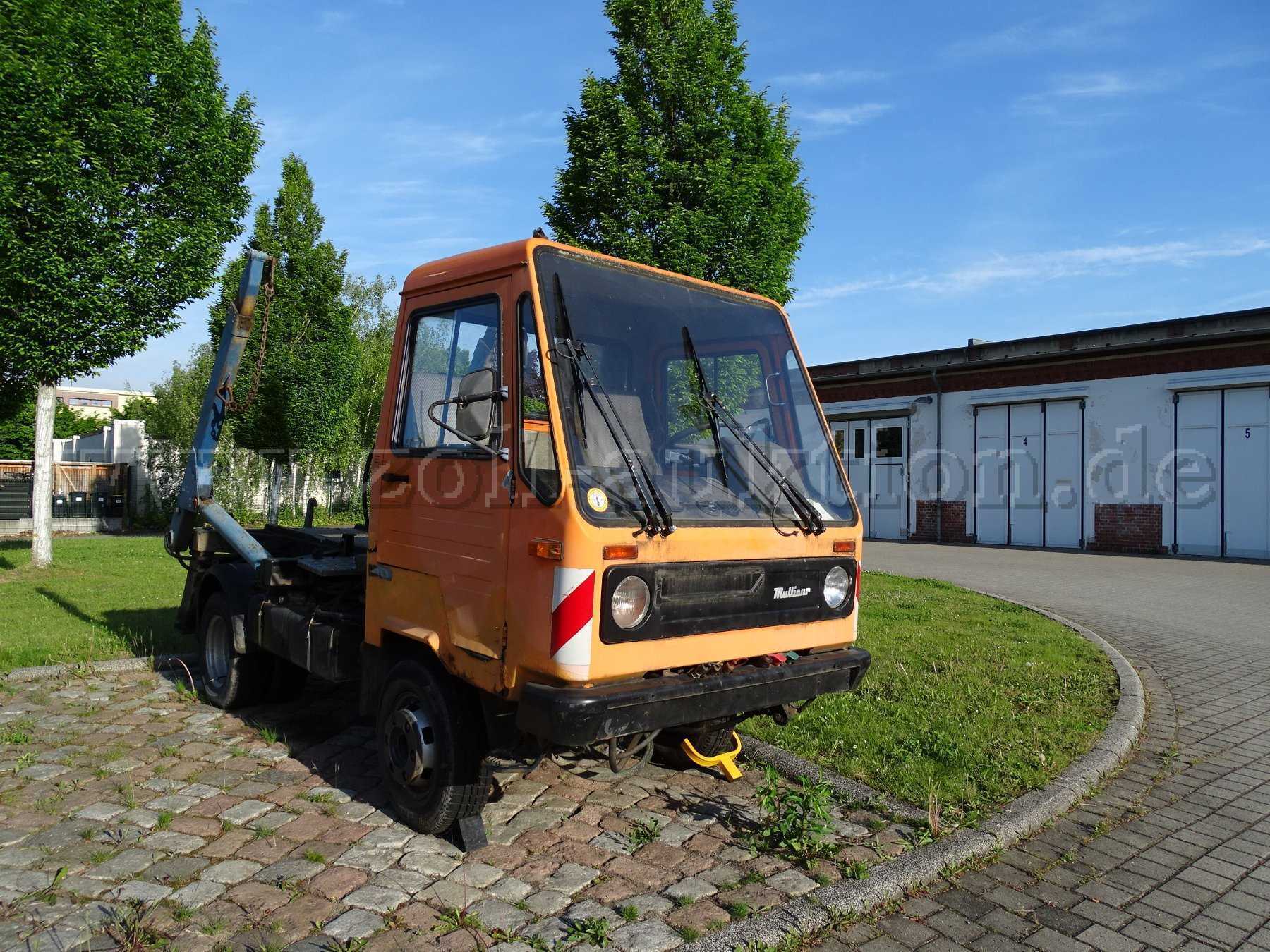 Multicar M 26 Gesamtansicht von vorne rechte Seite