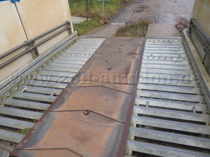 Feuerverzinkte Waschmodule (links/rechts) mit integriertem Schmutzwasserablauf