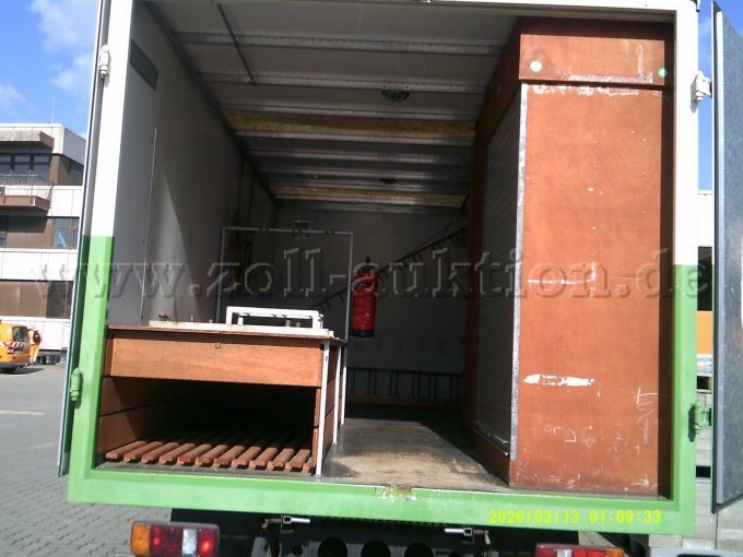 Ladefläche - Sicht von hinten mit eingebauten Teilen