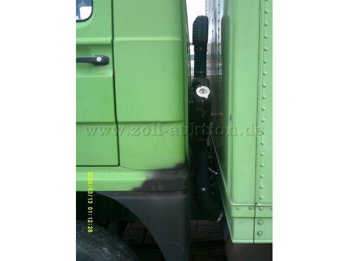 Verbindung zwischen Lkw und Kastenaufbau