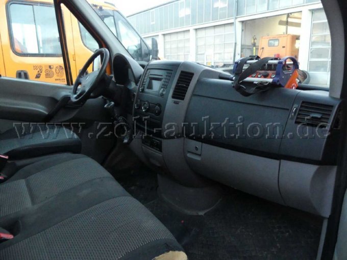 Blick in die Fahrerkabine II