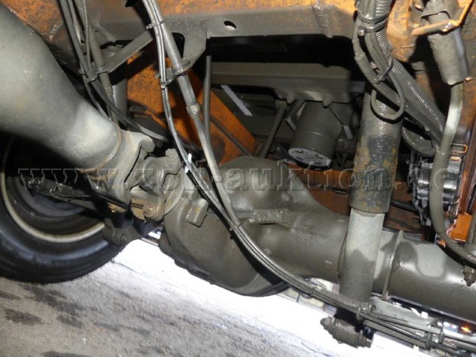 Blick unter das Fahrzeug II