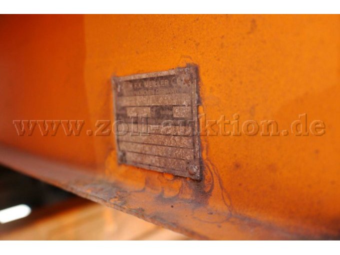 Typenschild vom Meiller-Kipper nicht mehr lesbar