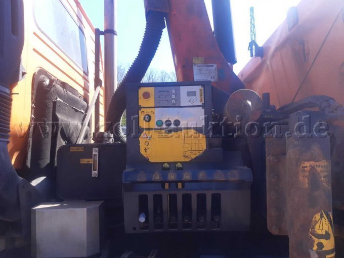 Bedienungspult Kran am LKW