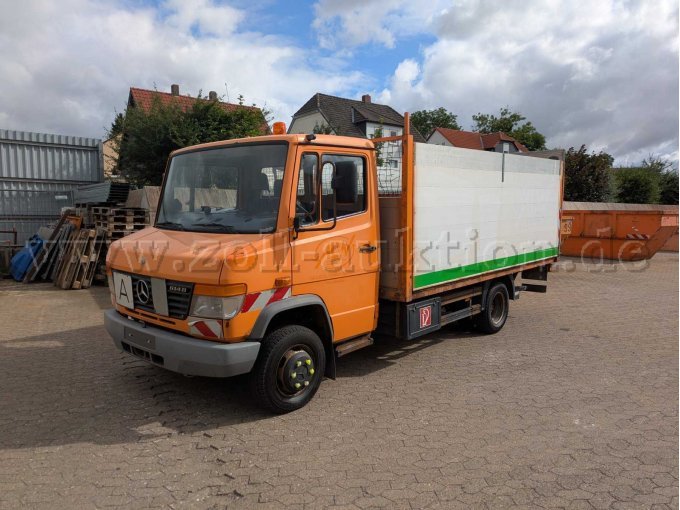 LKW offener Katen (Frontansicht und Fahrerseitenansicht)