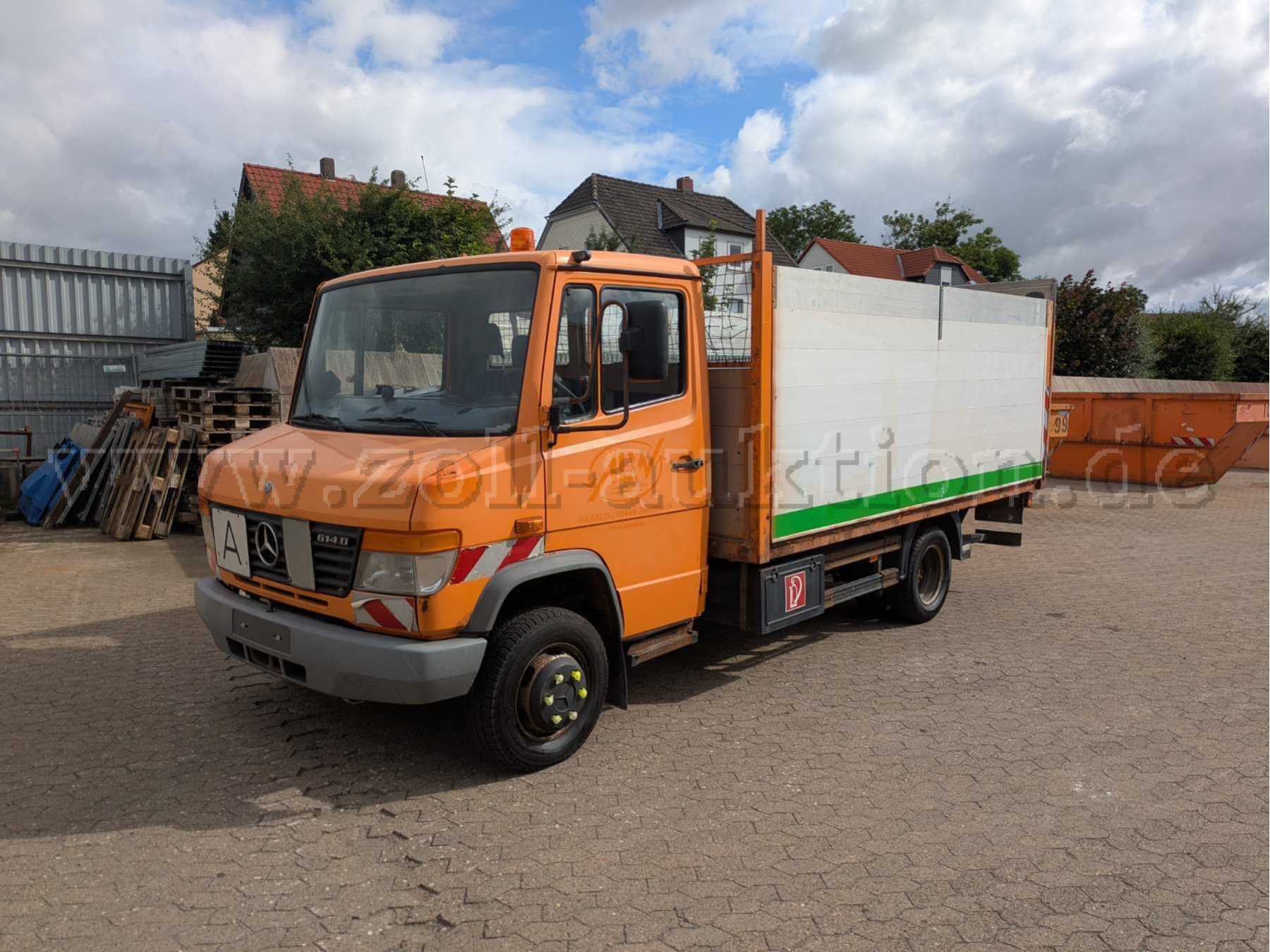 LKW offener Katen (Frontansicht und Fahrerseitenansicht)