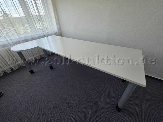 Schreibtisch