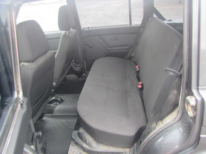 rücksitzbank von links