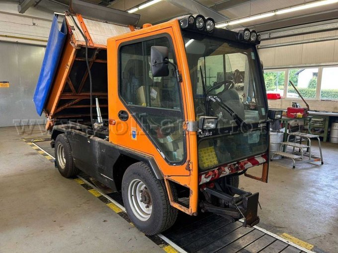 Ladog von rechts vorne