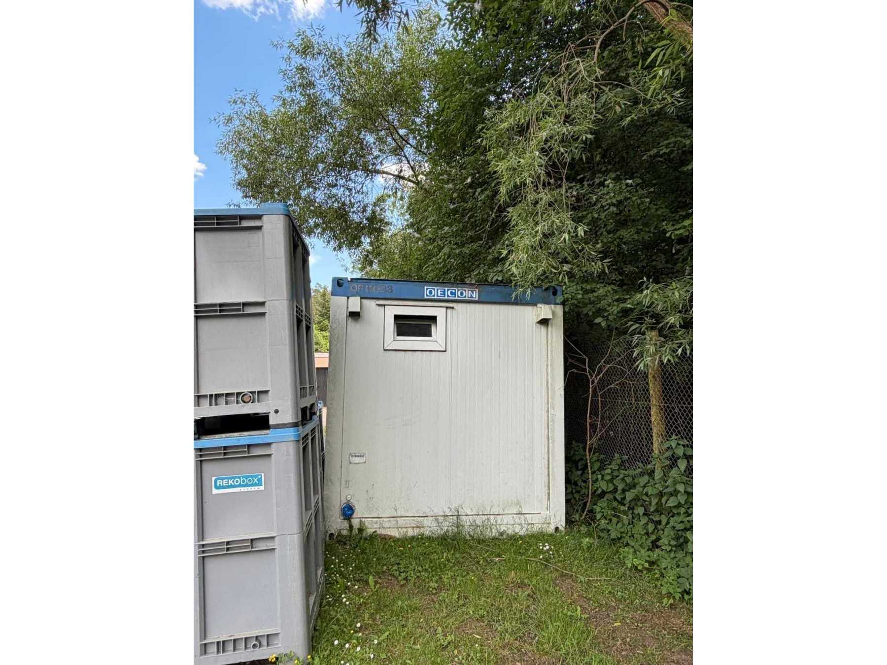 Container