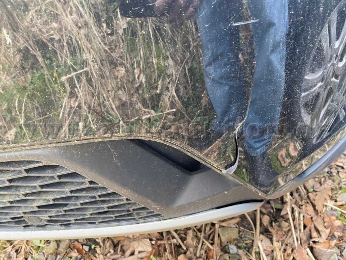 Stoßstange vorne Riss