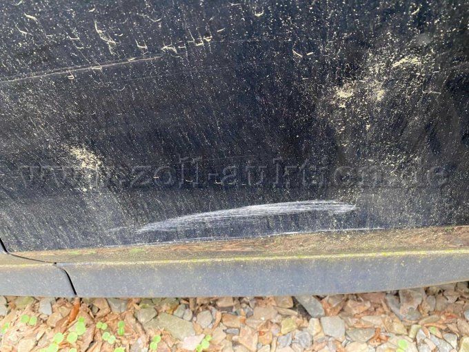 Kratzer Türe rechts