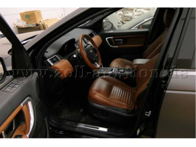 Land Rover Discovery Sport / TD4, SUV in grau - Innenraum Fahrerseite