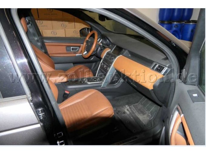 Land Rover Discovery Sport / TD4, SUV in grau - Innenraum Beifahrerseite