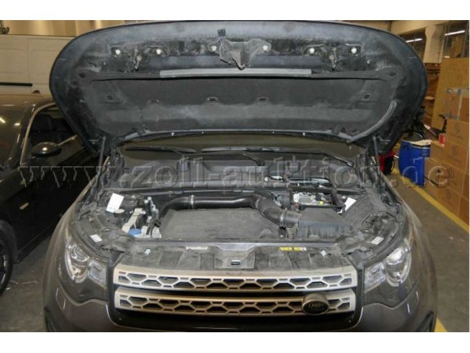 Land Rover Discovery Sport / TD4, SUV in grau - Motorraum