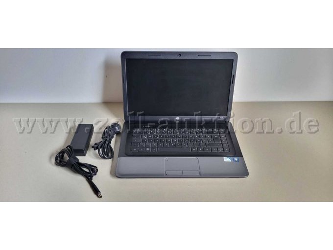 Laptop geöffnet Laptop geöffnet