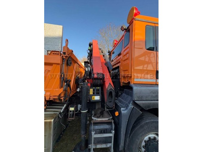 Kran eingeklappt rechte Seite