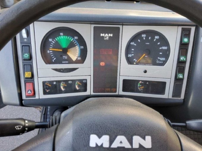 1 Lastkraftwagen MAN LE10.220 4x4 BB + Streugerät + Räumschild – foto 10 – kavel bij Zoll-Auktion, Neusäß