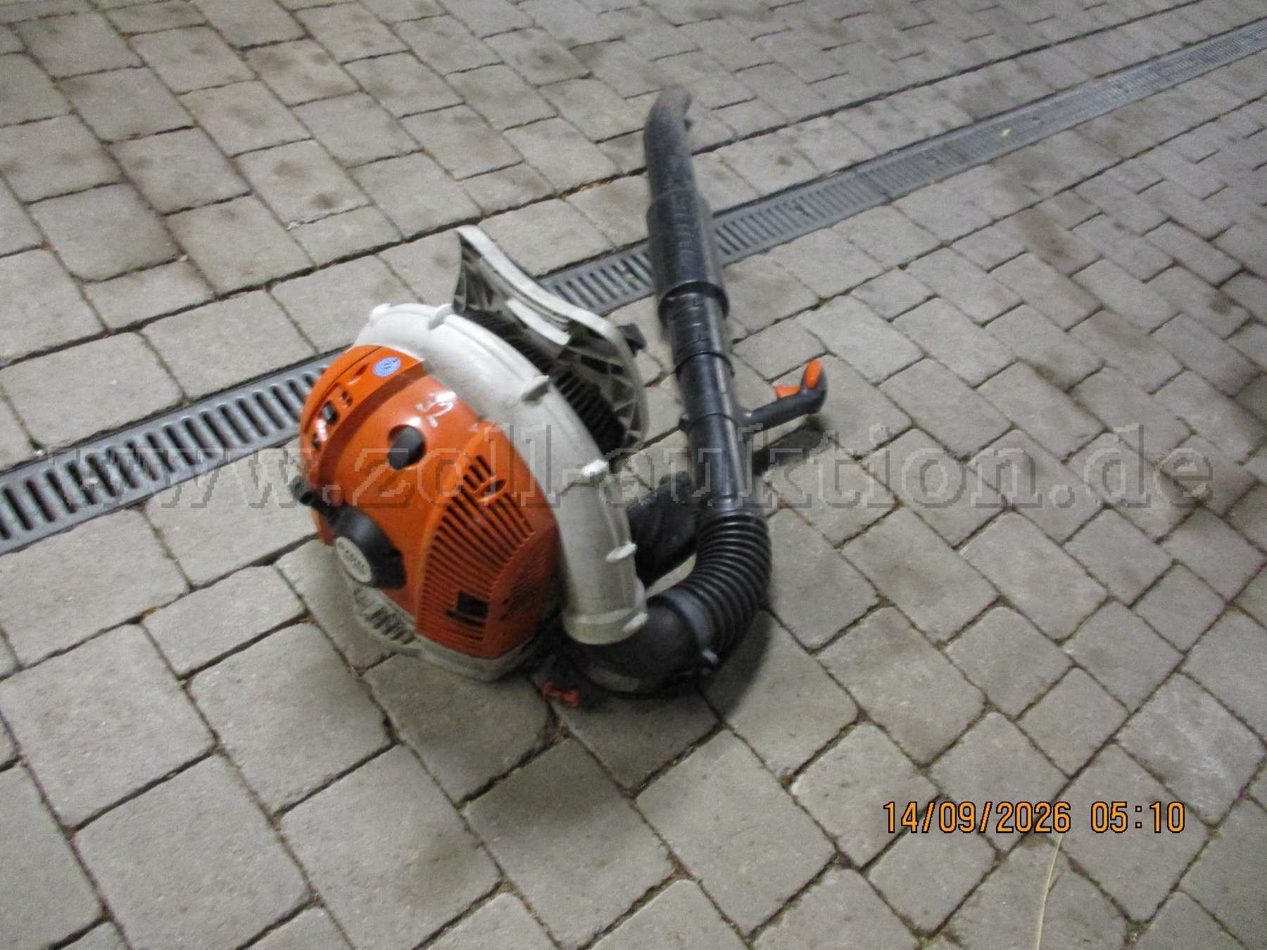 1 台 Stihl BR 500 吹叶机，汽油吹叶机