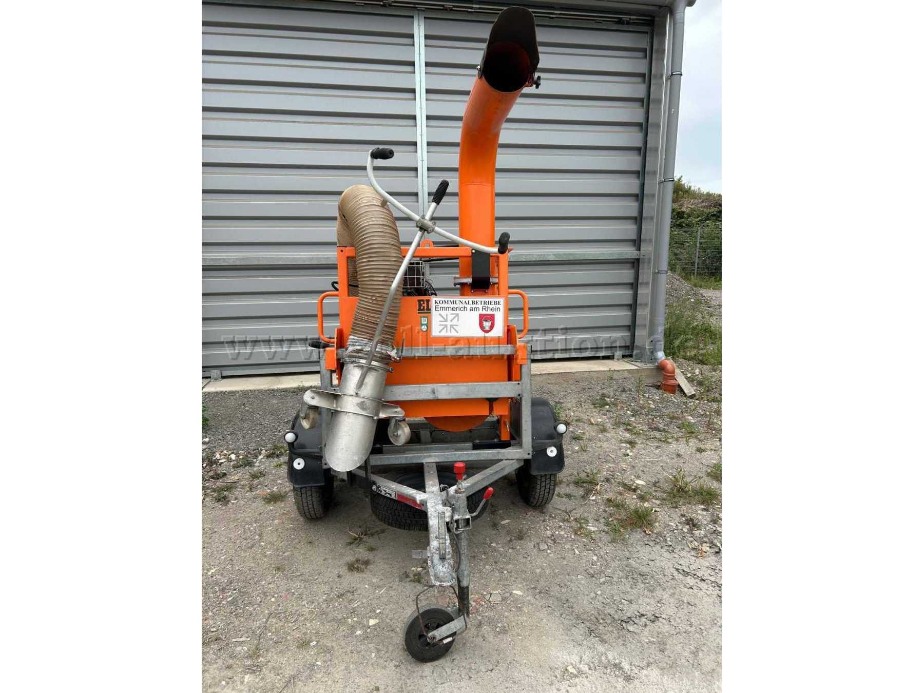 Frontansicht des Laubsaugers