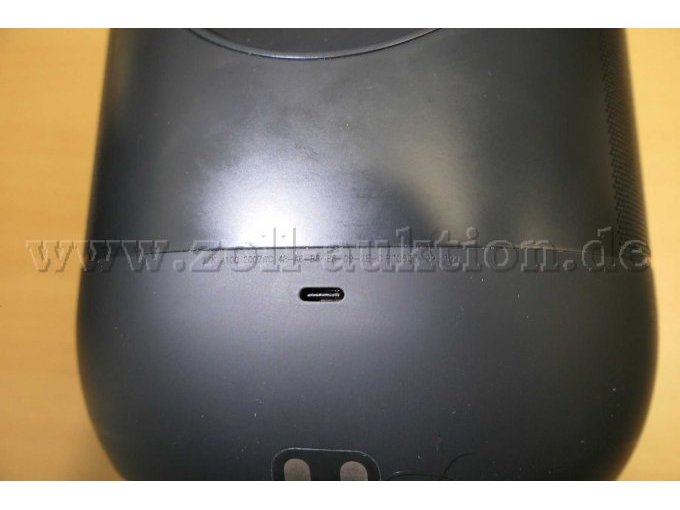 Detailaufnahme der Seriennummer und PIN