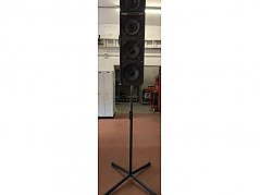 Lautsprecher auf Ständer