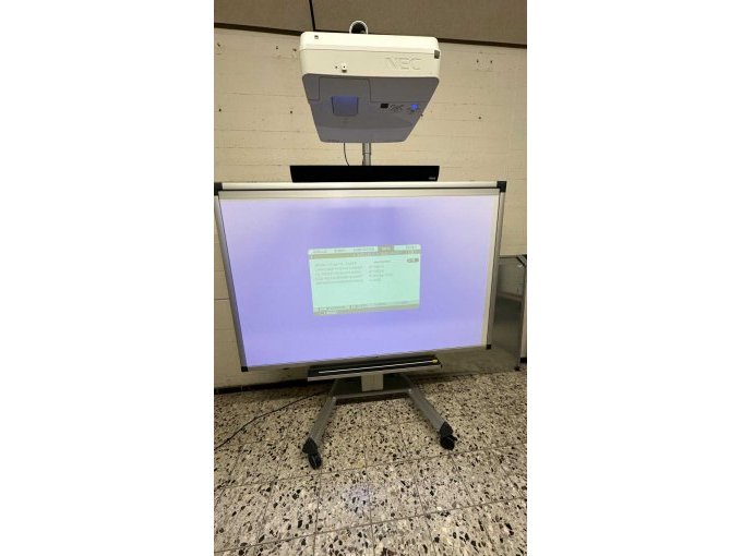 Legamaster e-Board Touch auf Rollstativ elektrisch höhenverstellbar mit Beamer-
Gesamtansicht von vorne