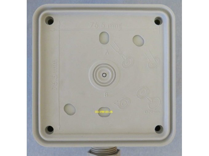 Unterseite Aufputzdose mit Bohrlöchern und Maße