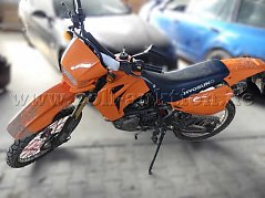 LKR Hyosung  XRX 125 mit 4-Takt-Bnzinmotor / linke Fahrzeugseite