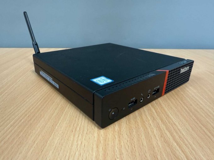 Lenovo ThinkCentre M700 Desktop-Mini PC
Ansicht von vorne