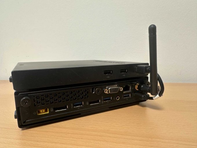 Lenovo ThinkCentre M700 Desktop-Mini PC
Ansicht von hinten