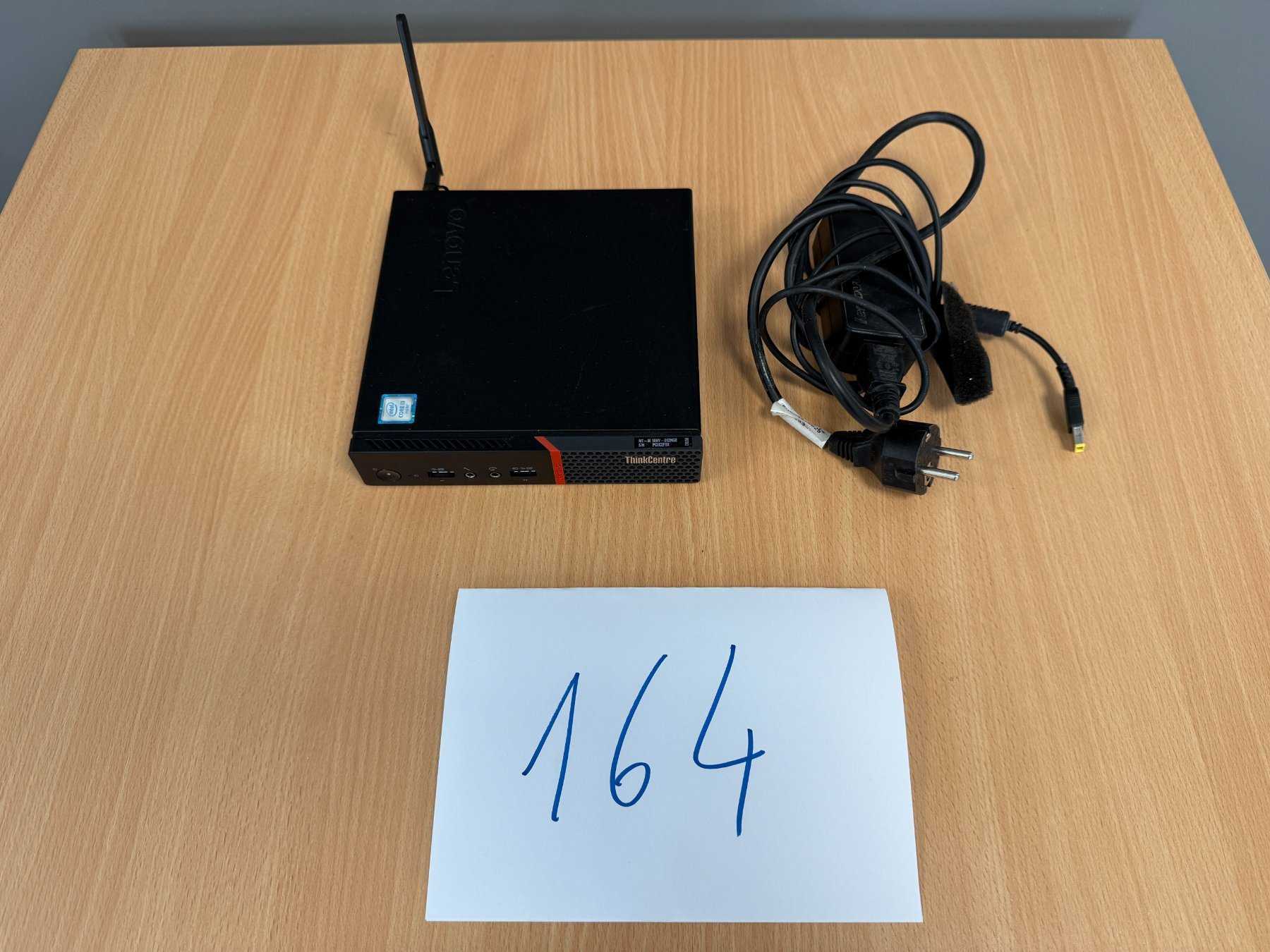 Lenovo ThinkCentre M700 Desktop-Mini PC mit Netzteil und Antenne