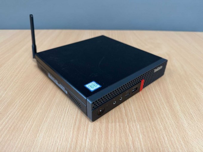Lenovo ThinkCentre M720q – Desktop-Mini PC
Ansicht von vorne