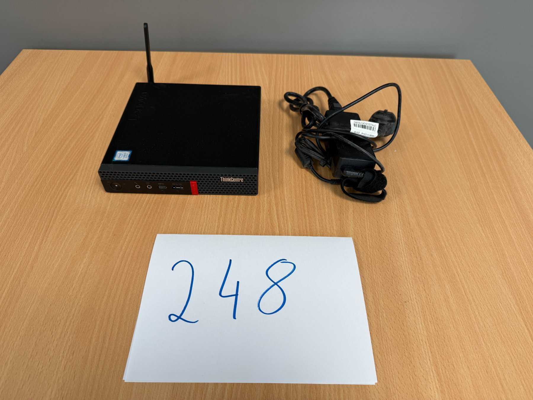 Lenovo ThinkCentre M720q – Desktop-Mini PC 
mit Netzteil