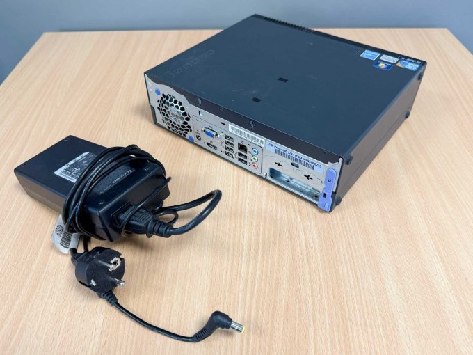 Lenovo ThinkCentre M90 -3244 mit Netzteil
Rückansicht