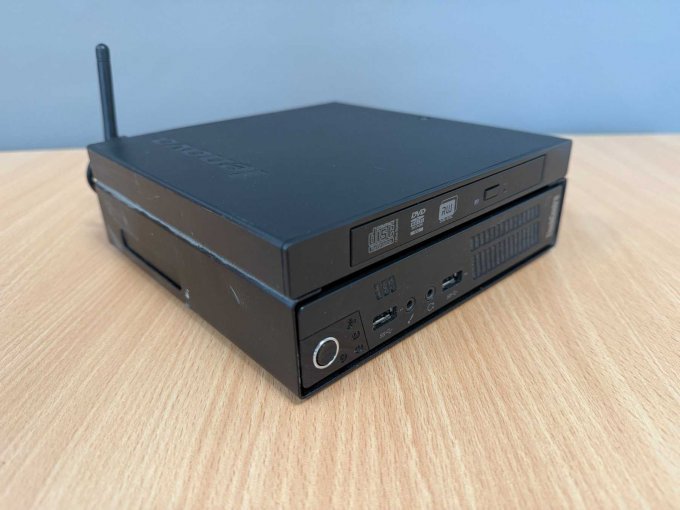 Lenovo ThinkCentre M92 3235 – Tiny Desktop
Ansicht  von vorne
