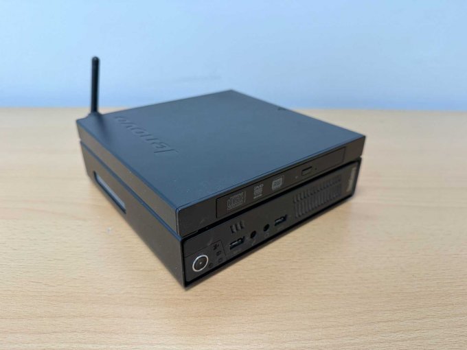 Lenovo ThinkCentre M92 3235 – Tiny Desktop
Ansicht von vorne