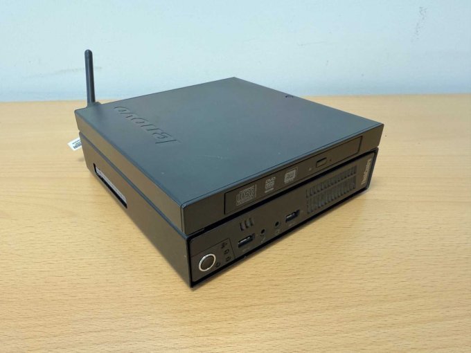 Lenovo ThinkCentre M92 3235 – Tiny Desktop 
Ansicht von vorne