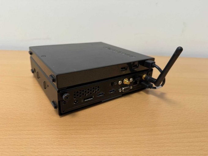 Lenovo ThinkCentre M92 3235 – Tiny Desktop 
Ansicht von hinten